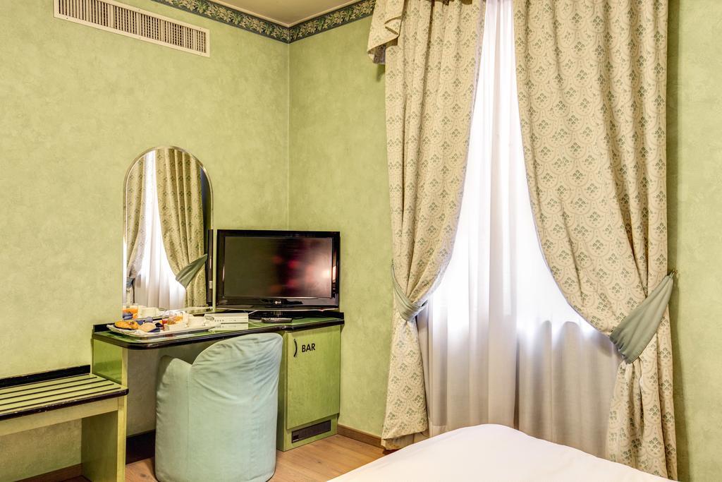 Ih Hotels Milano Puccini Екстериор снимка